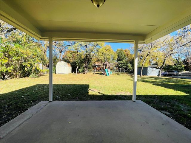 5000 Barbara Road, River Oaks, TX 76114