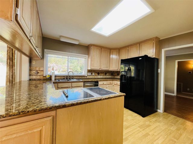 5000 Barbara Road, River Oaks, TX 76114