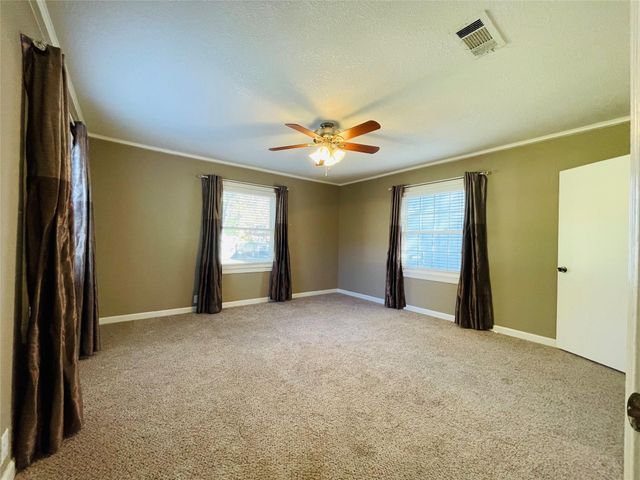 5000 Barbara Road, River Oaks, TX 76114