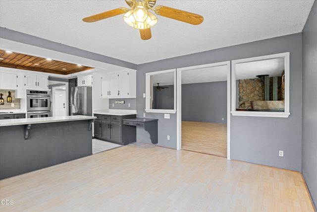 287 Surrey Drive, Grants Pass, OR 97526