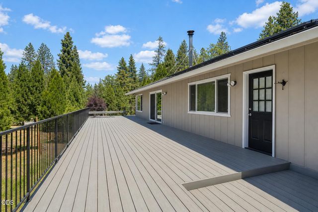 287 Surrey Drive, Grants Pass, OR 97526