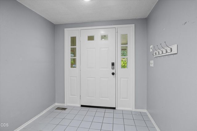 287 Surrey Drive, Grants Pass, OR 97526
