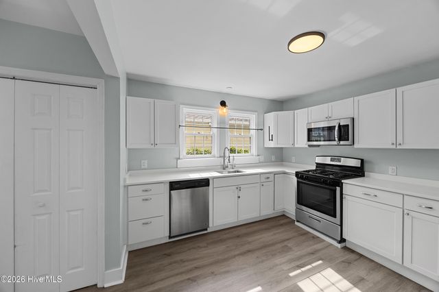 2105 Barnett Avenue, Wilmington, NC 28403