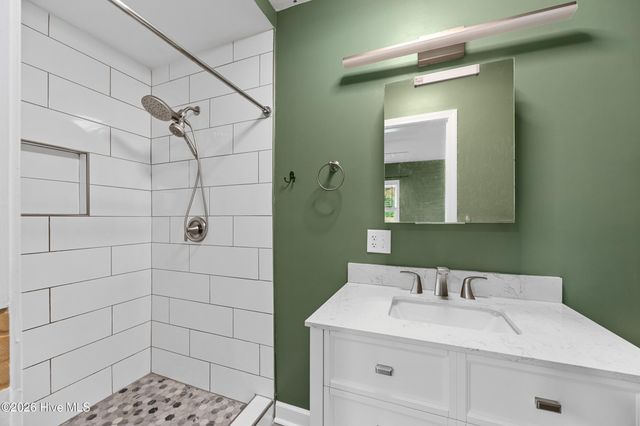 2105 Barnett Avenue, Wilmington, NC 28403