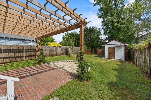 2105 Barnett Avenue, Wilmington, NC 28403