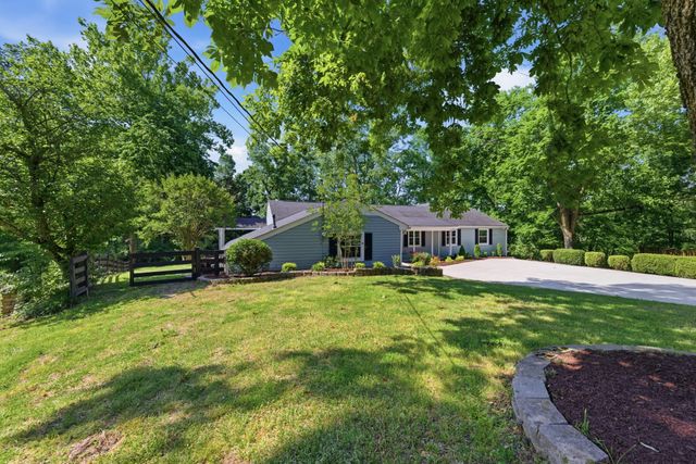 721 Stirrup Ct, Nashville, TN 37221