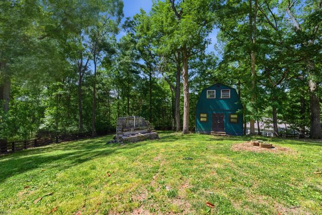721 Stirrup Ct, Nashville, TN 37221