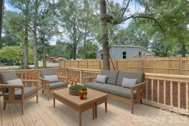 536 Lincoln View Road, Lincolnton, NC 28092