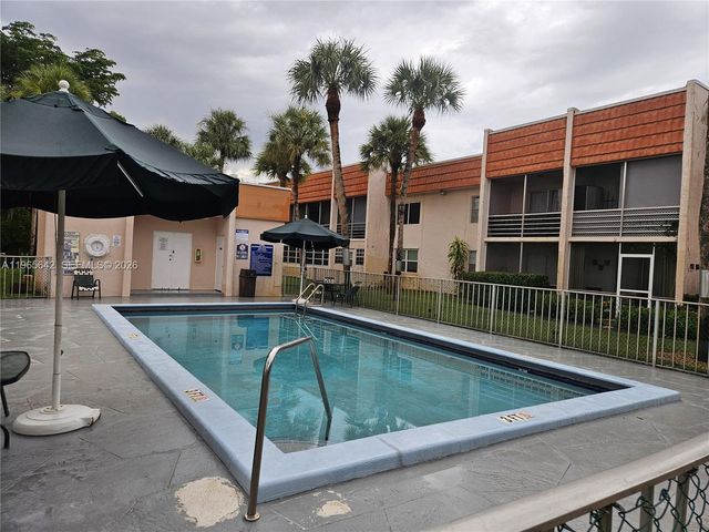 7610 Stirling Road 102C, Davie, FL 33024