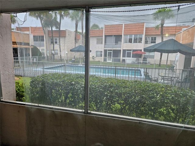 7610 Stirling Road 102C, Davie, FL 33024