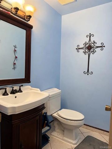 3117 Palm Aire Drive, Rochester Hills, MI 48309