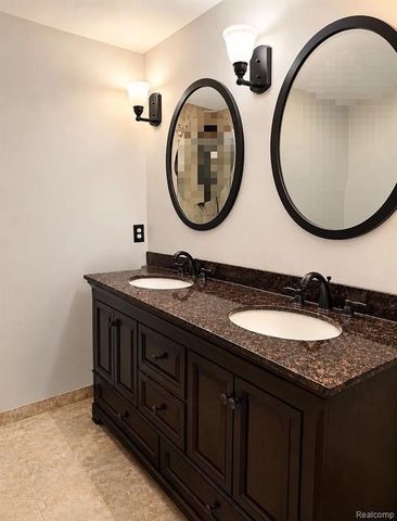 3117 Palm Aire Drive, Rochester Hills, MI 48309