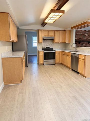 3117 Palm Aire Drive, Rochester Hills, MI 48309