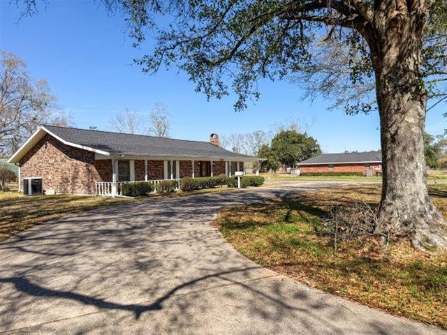 1345 Woodland Trail, Lake Charles, LA 70611