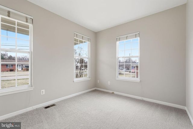 8310 ROLLING RD, Manassas, VA 20110