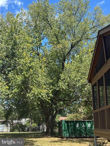 8310 ROLLING RD, Manassas, VA 20110