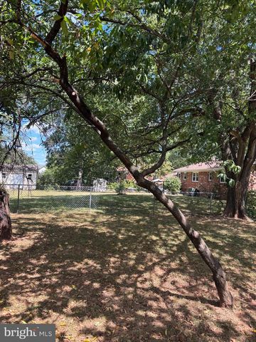 8310 ROLLING RD, Manassas, VA 20110