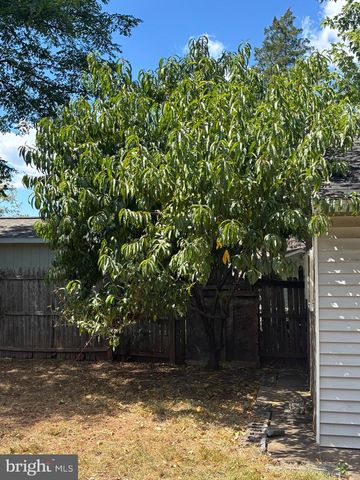 8310 ROLLING RD, Manassas, VA 20110