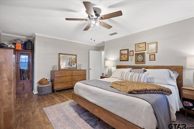 1606 Timothy St, Henderson, TX 75654