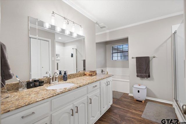 1606 Timothy St, Henderson, TX 75654