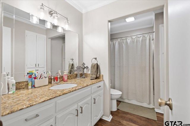 1606 Timothy St, Henderson, TX 75654