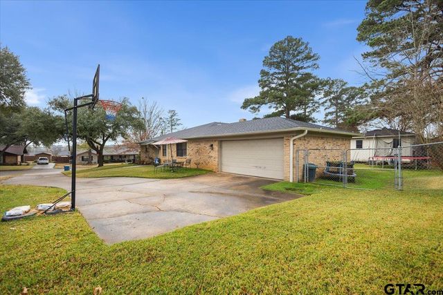 1606 Timothy St, Henderson, TX 75654