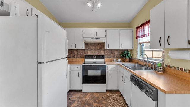 908 WHISPER LAKE DRIVE, Winter Haven, FL 33880