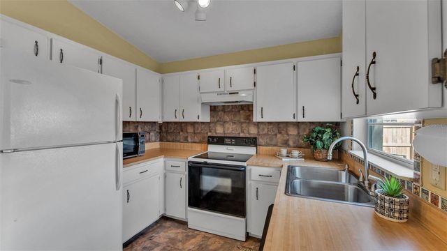 908 WHISPER LAKE DRIVE, Winter Haven, FL 33880