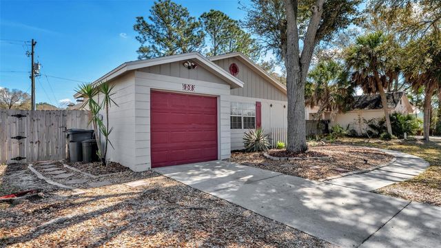 908 WHISPER LAKE DRIVE, Winter Haven, FL 33880