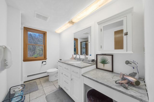 14 October Ln, Weston, MA 02493