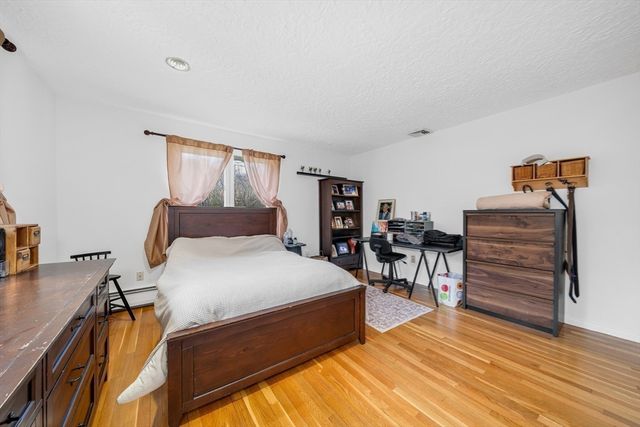 14 October Ln, Weston, MA 02493