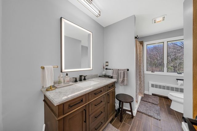 14 October Ln, Weston, MA 02493
