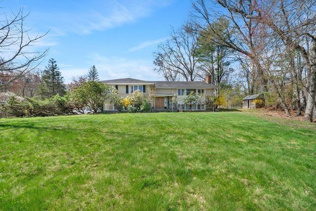 14 October Ln, Weston, MA 02493