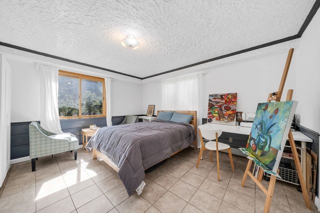 14 October Ln, Weston, MA 02493