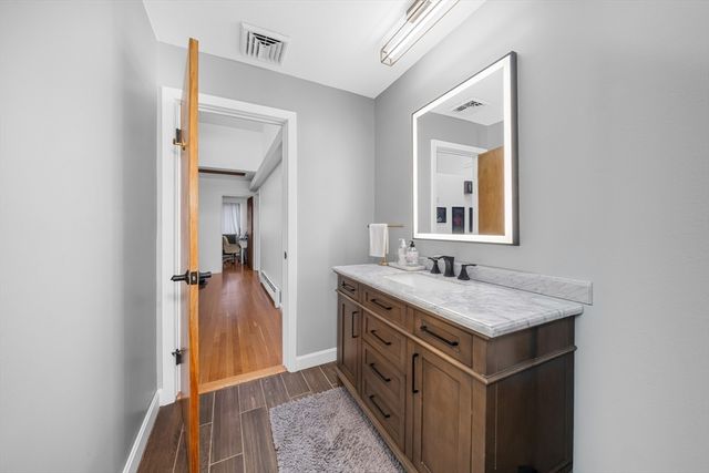 14 October Ln, Weston, MA 02493