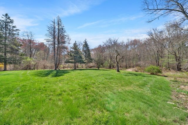14 October Ln, Weston, MA 02493