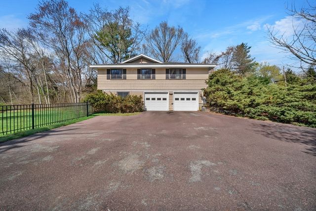 14 October Ln, Weston, MA 02493