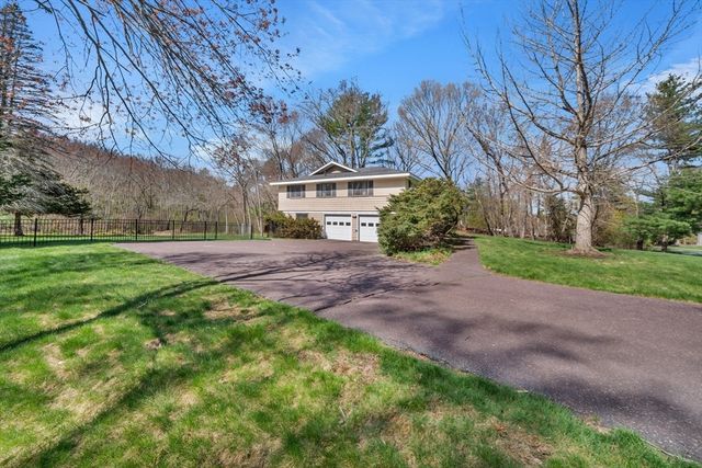 14 October Ln, Weston, MA 02493