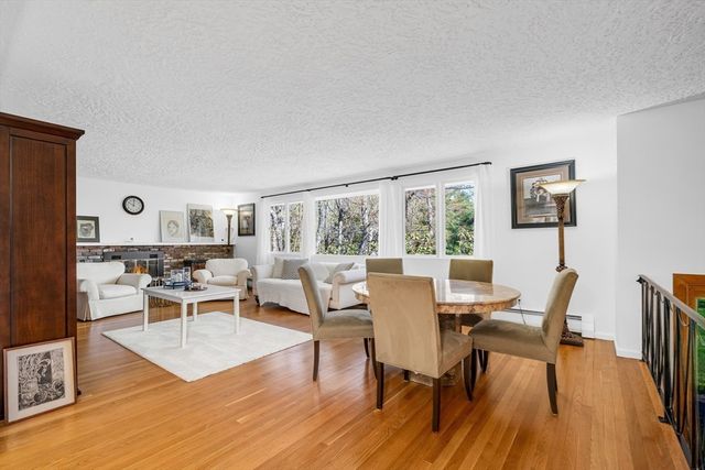 14 October Ln, Weston, MA 02493