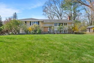 14 October Ln, Weston, MA 02493
