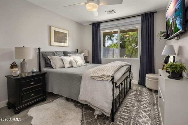 2301 E WHITTON Avenue, Phoenix, AZ 85016