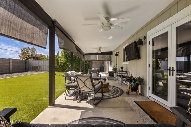 2301 E WHITTON Avenue, Phoenix, AZ 85016