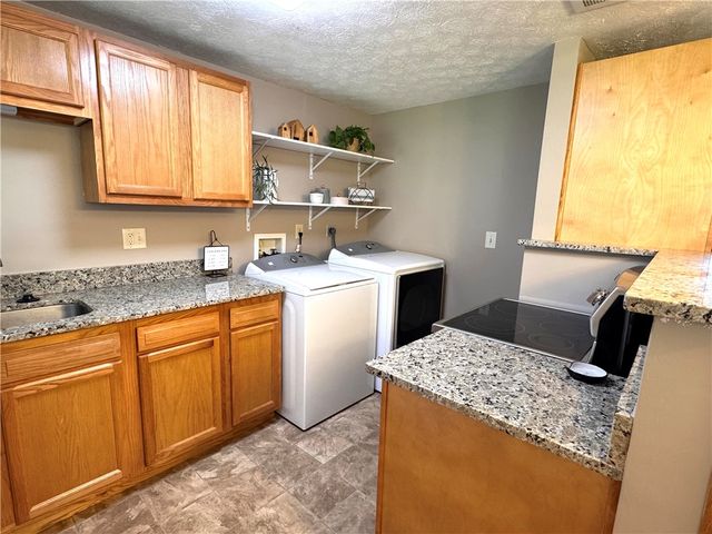 6538 Glen Ivy Drive, Huber Heights, OH 45424