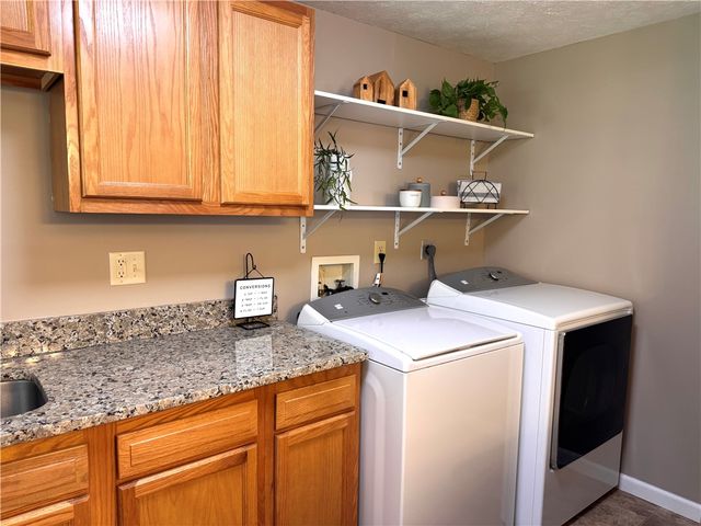6538 Glen Ivy Drive, Huber Heights, OH 45424