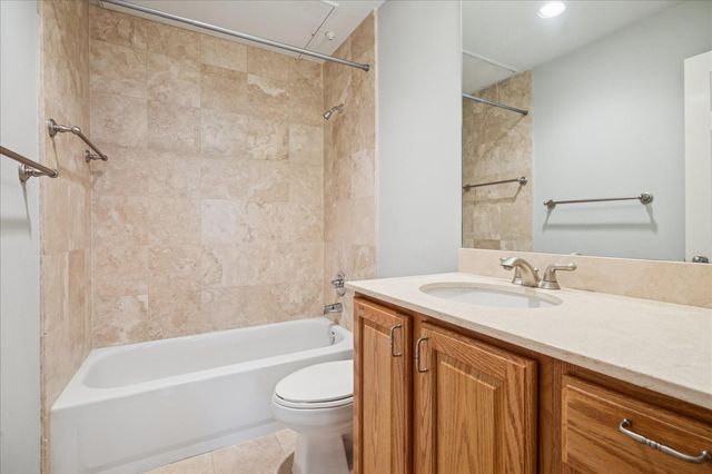 2520 Robinhood 801, Houston, TX 77005