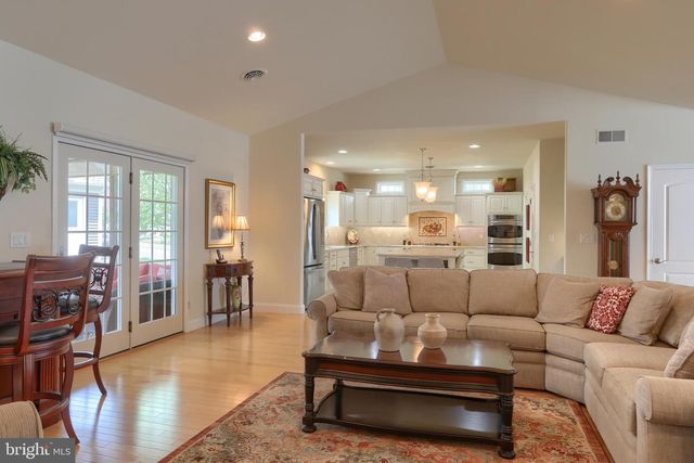 1012 BRANDYWINE DR, Lebanon, PA 17042