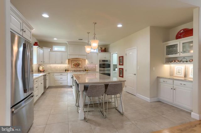1012 BRANDYWINE DR, Lebanon, PA 17042