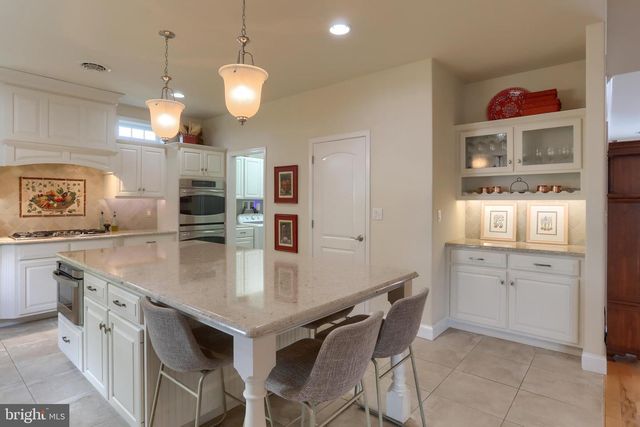 1012 BRANDYWINE DR, Lebanon, PA 17042
