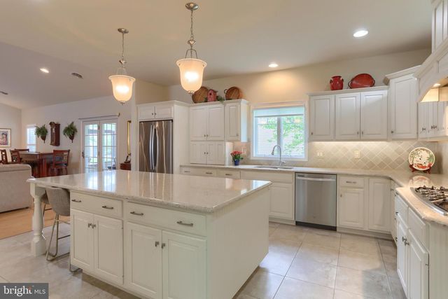 1012 BRANDYWINE DR, Lebanon, PA 17042