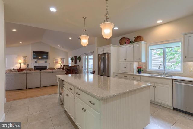 1012 BRANDYWINE DR, Lebanon, PA 17042